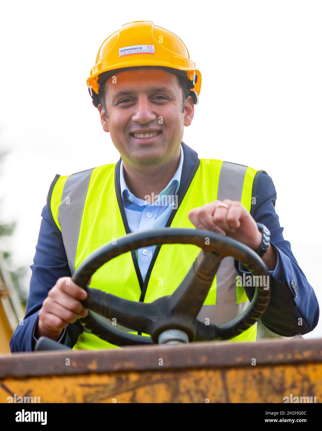 Livingston, Scotland, UK. 22nd Oct, 2021. PICTURED: Anas Sarwar MSP, Leader of the Scottish Labour Party seen visiting a construction company to speak to employees and learn more about how the construction sector can create jobs and play a vital part in our economic recovery. Credit: Colin Fisher/Alamy Live News Stock Photo