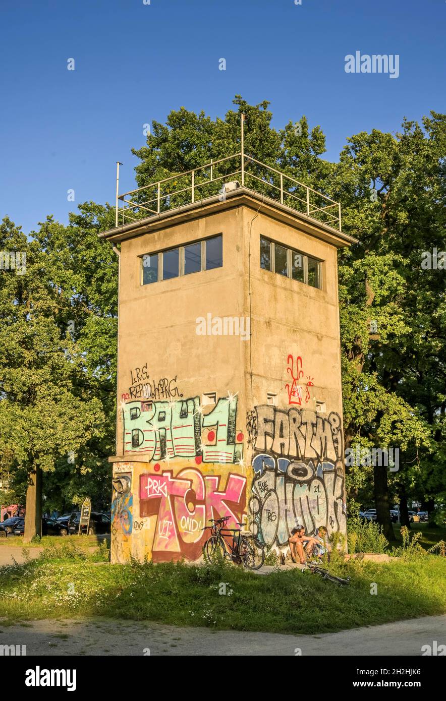 Alter DDR-Wachturm, Schlesische Straße, Treptow, Berlin, Deutschland Stock Photo