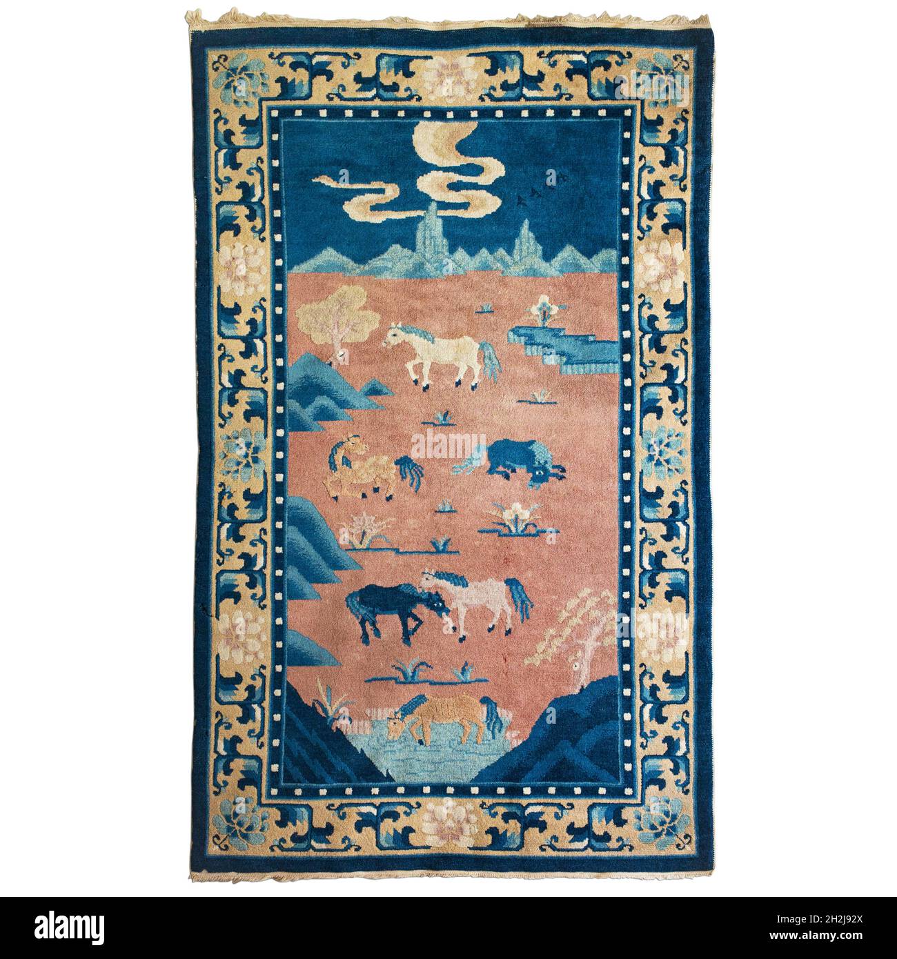 Antique Chinese Hand-Made Pictorial Baotou Wool Rug. Early 20th century. 158x96cm Stock Photo