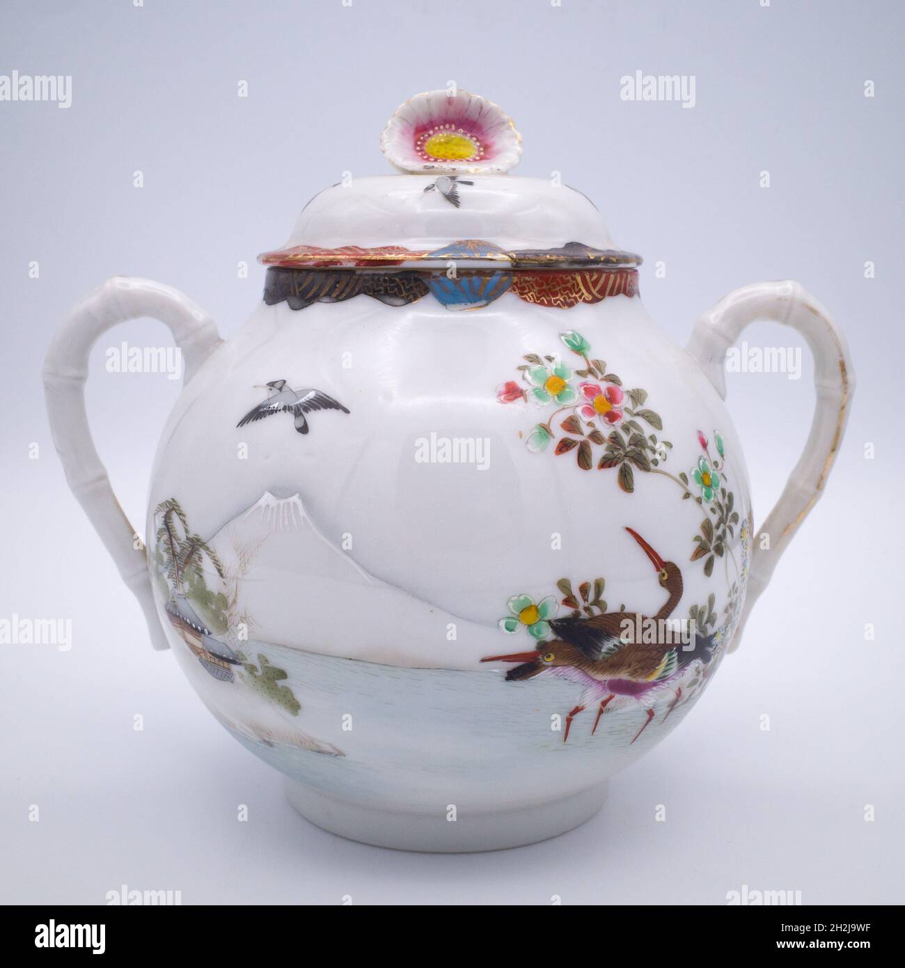 Antique japanese porcelain hand painted hi-res stock photography and images  - Alamy