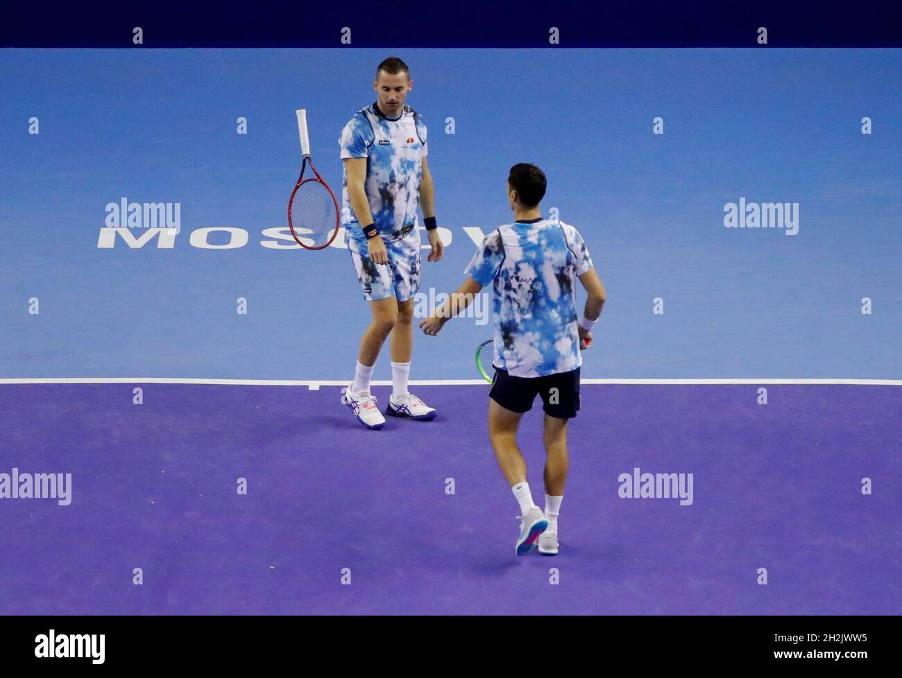 Tennis - ATP 250 - VTB Kremlin Cup - Luzhniki Olympic Complex, Moscow,  Russia - October 22, 2021 Bosnia and Herzegovina's Tomislav Brkic and  Serbia's Nikola Cacic react during their doubles semi