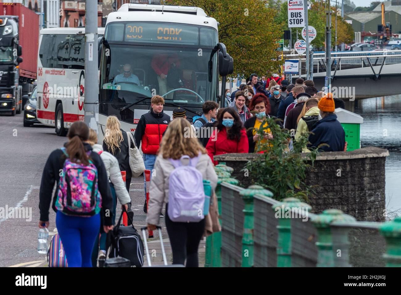 Cork, Ireland. 22nd Oct, 2021. Cork city centre was extremely busy this afternoon with many people leaving the city for the bank holiday weekend and also music fans descending on Cork for the Jazz Festival. Credit: AG News/Alamy Live News Stock Photo
