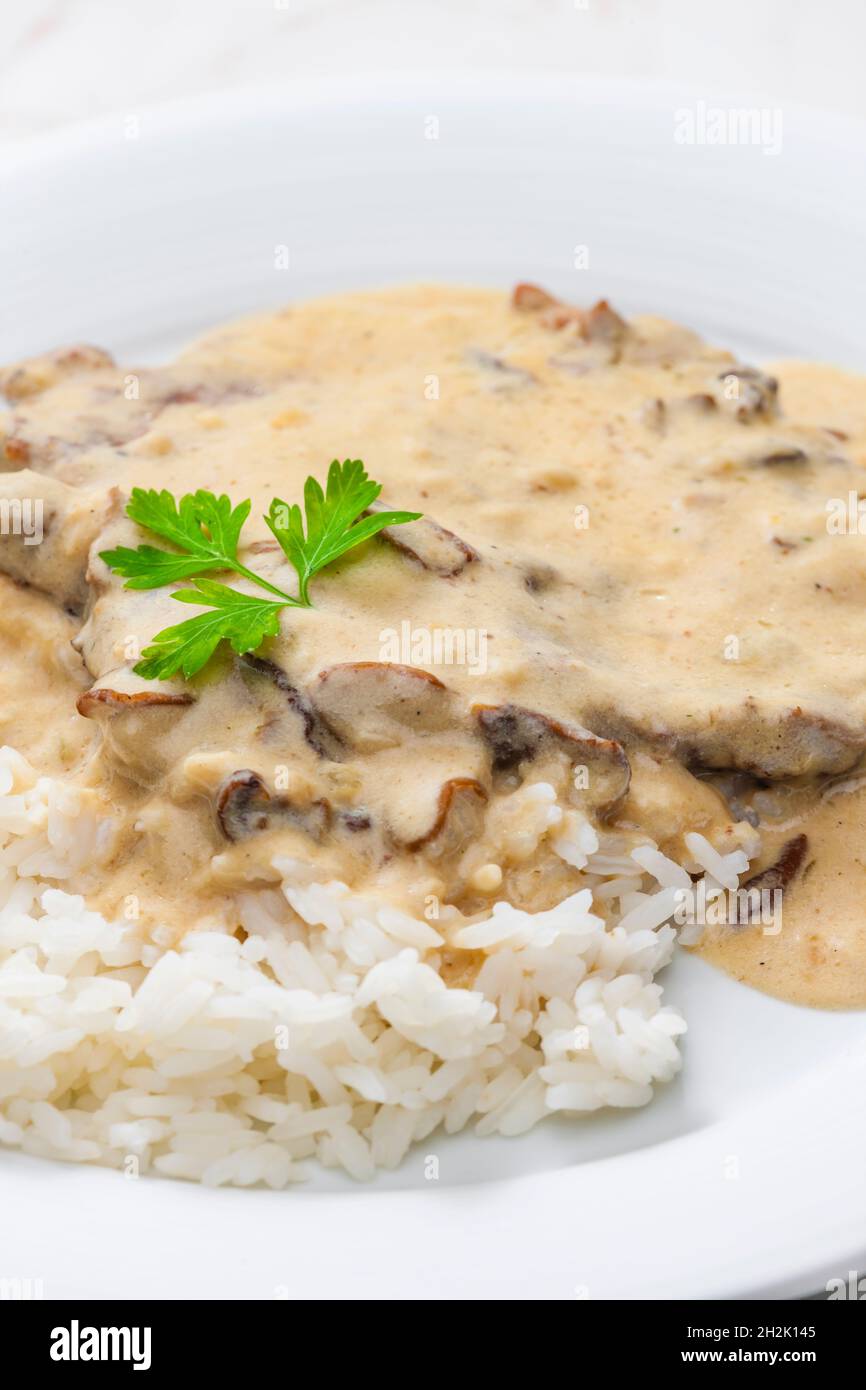 creamy mushroom sauce with beef meat Stock Photo - Alamy