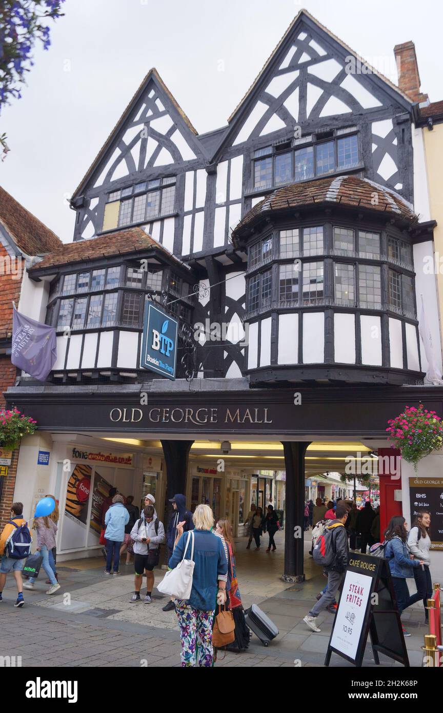 Salisbury, UK: shoppers at the Old George Mall retail in the city centre Stock Photo