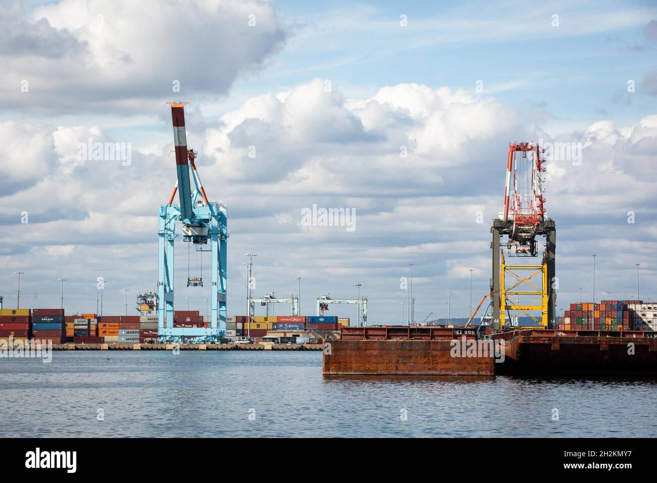 Newark, United States. 22nd Oct, 2021. Shipping containers cargo ships
