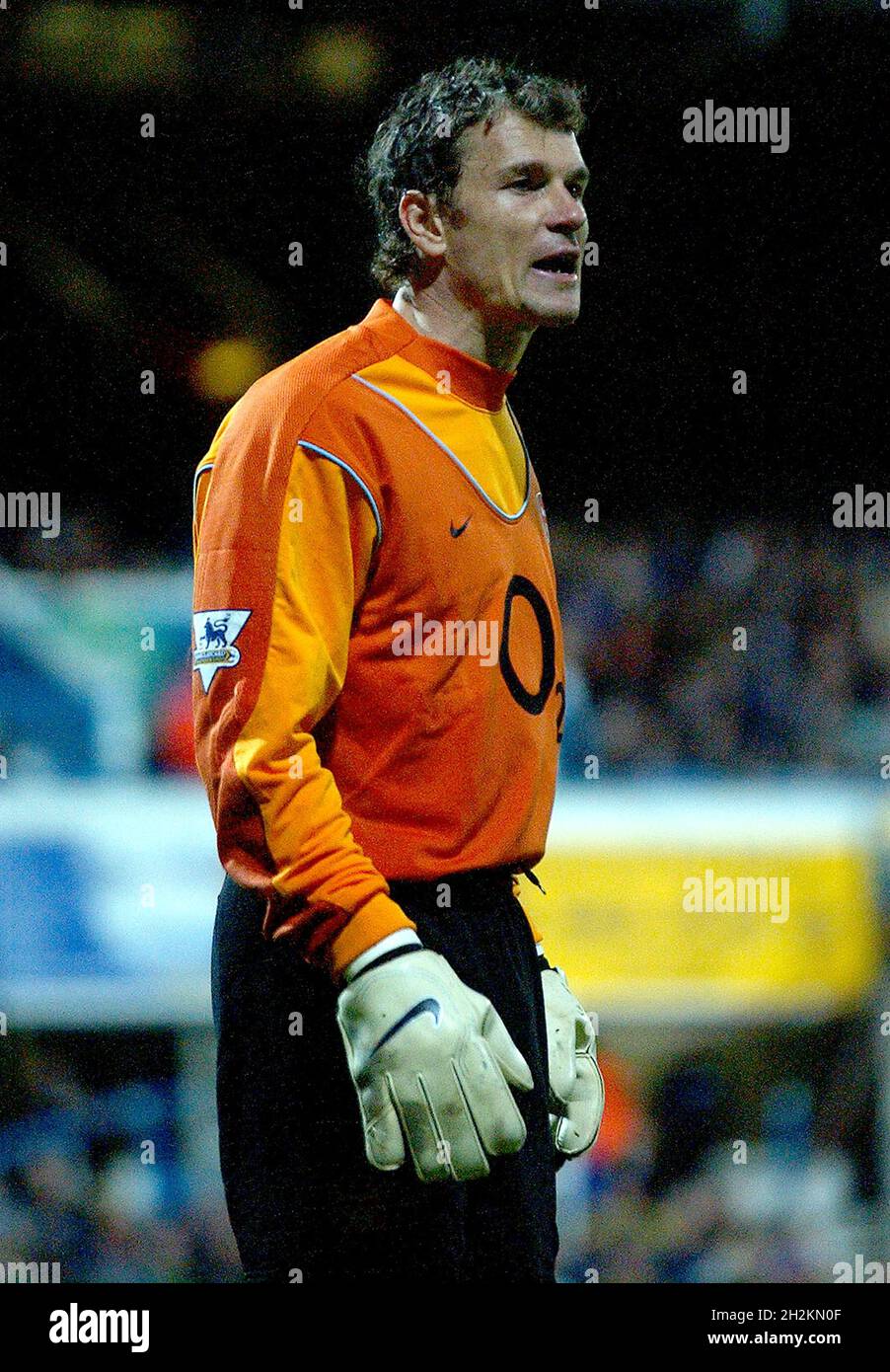 PORTSMOUTH V ARSENAL 4-05-04 JENS LEHMANN PIC MIKE WALKER, 2004 Stock Photo