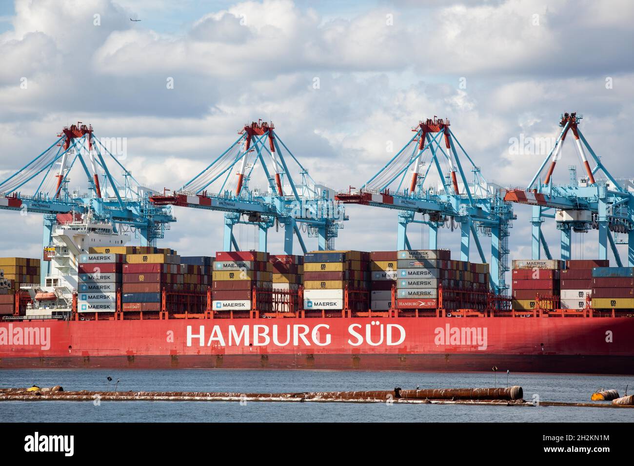 Newark, United States. 22nd Oct, 2021. Shipping containers cargo ships