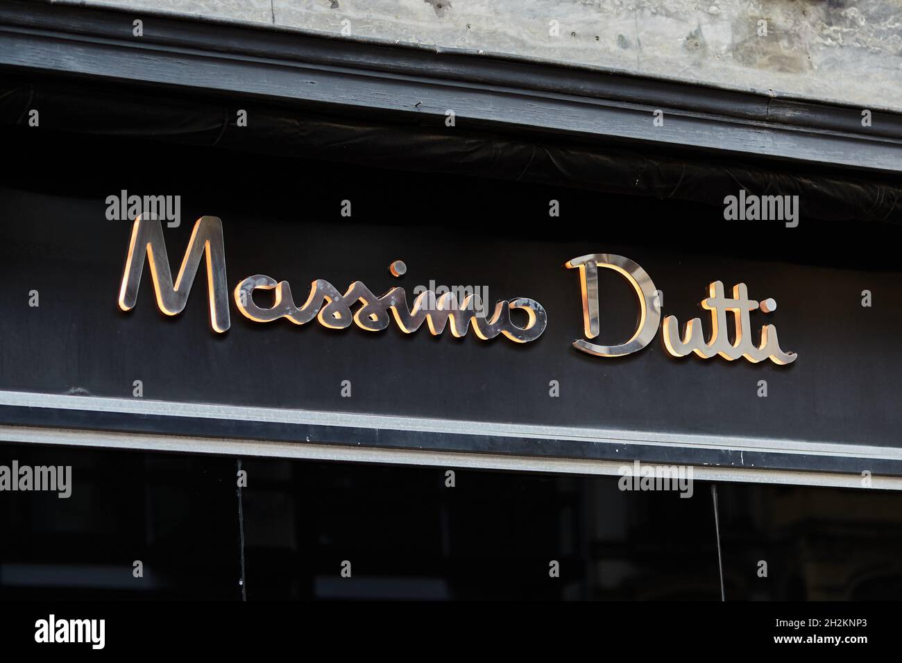 Massimo Dutti logo brand Stock Photo
