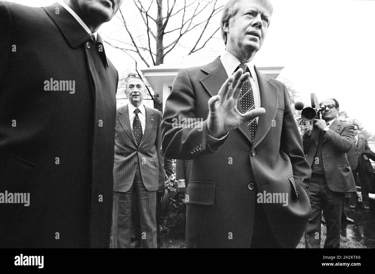 U.S. President Jimmy Carter with Egyptian President Anwar Sadat at the White House, Washington, D.C., USA, Marion S. Trikosko, US News & World Report Magazine Collection, April 5, 1977 Stock Photo
