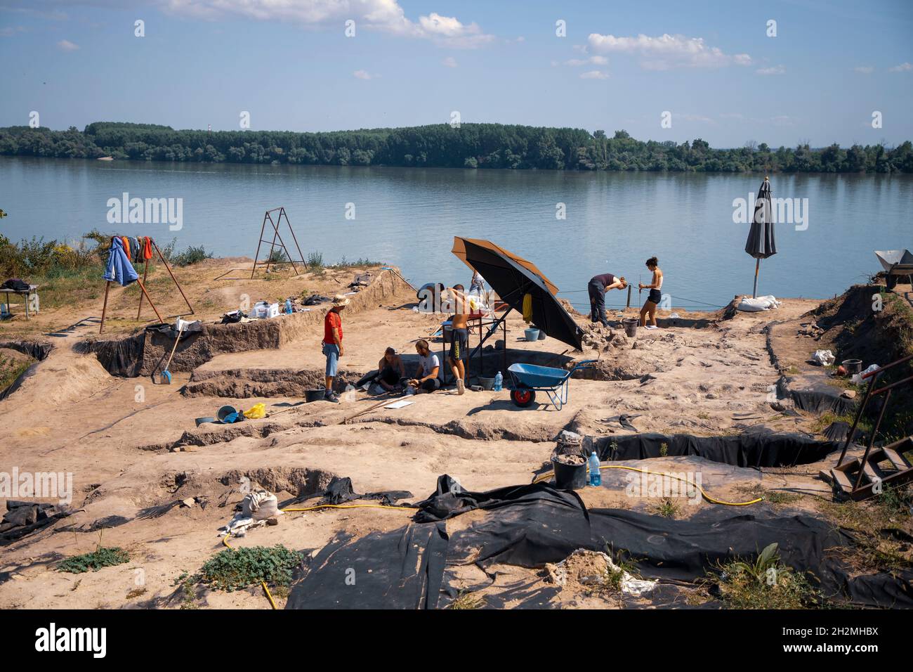 Vinča, Serbia, Sep 4, 2021: A team of archaeologists working on the site of excavations at the banks of the Danube Stock Photo
