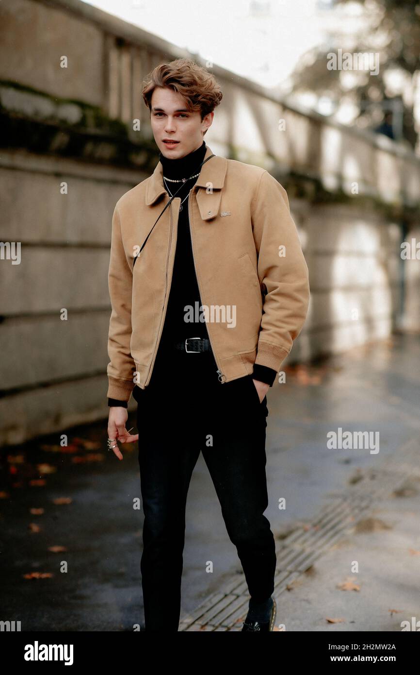 Street style, Nils Kuesel arriving at Lacoste Spring Summer 2022 show, held  at Palais de Tokyo, Paris, France, on October 5, 2021. Photo by Marie-Paola  Bertrand-Hillion/ABACAPRESS.COM Stock Photo - Alamy
