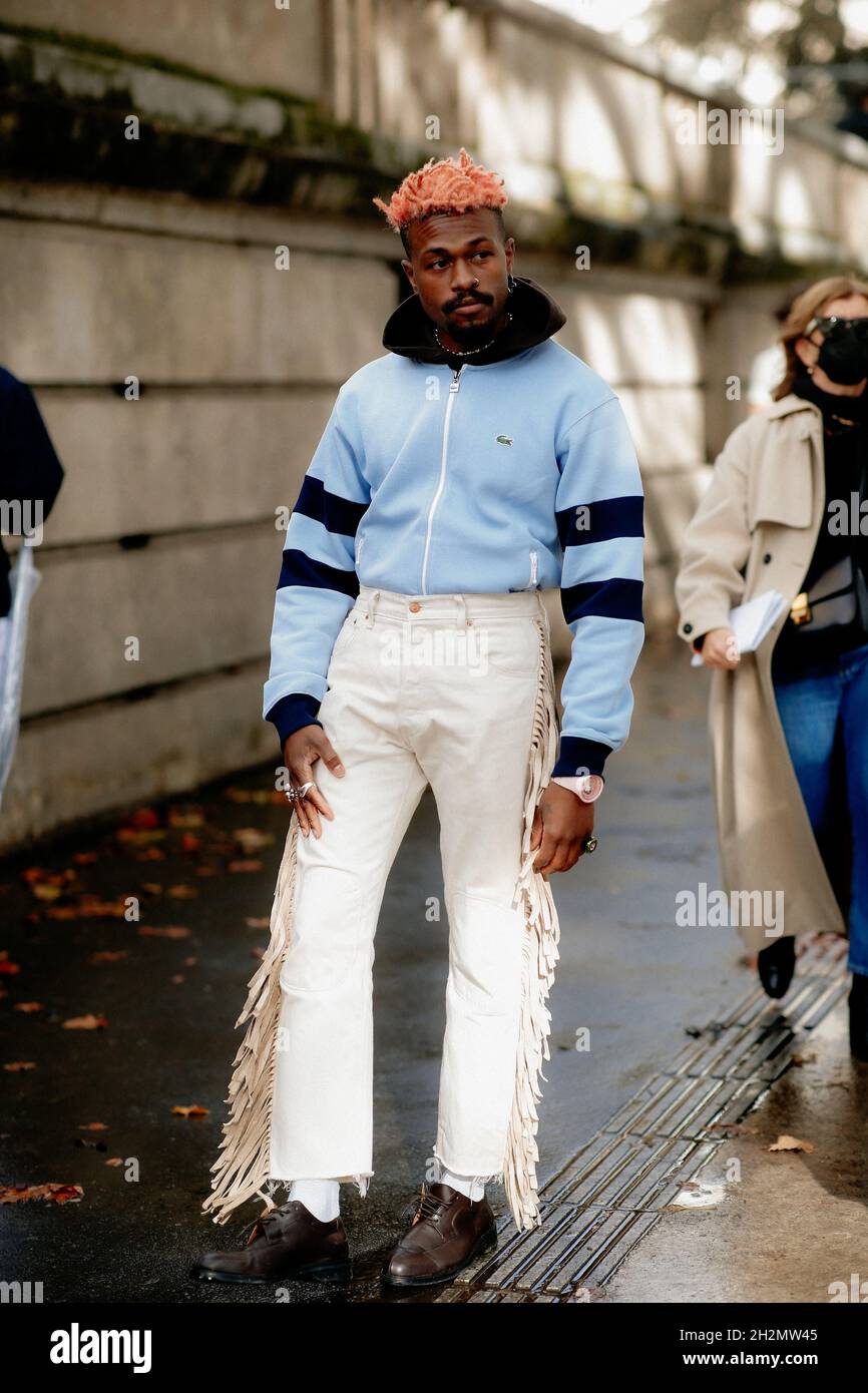 Street style, Duckwrth arriving at Lacoste Spring Summer 2022 show, held at  Palais de Tokyo, Paris, France, on October 5, 2021. Photo by Marie-Paola  Bertrand-Hillion/ABACAPRESS.COM Stock Photo - Alamy