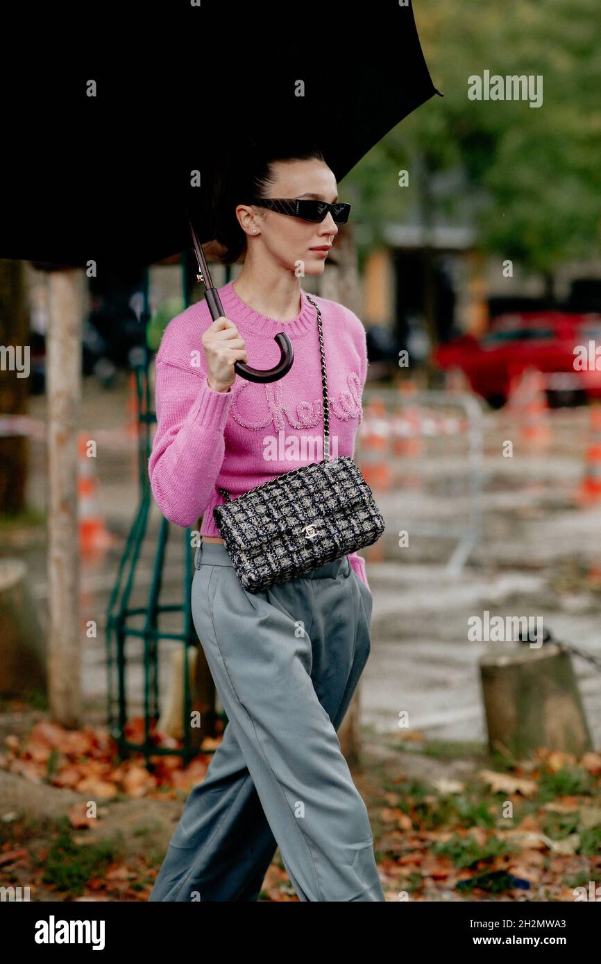 Street style, Mary Leest arriving at Chanel Spring Summer 2022 show