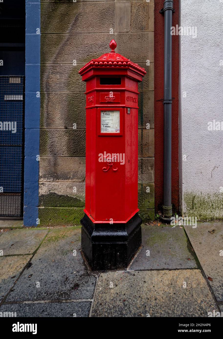 Queen Victoria Post Box on the Royal Mile in Edinburgh, Scotland Stock Photo