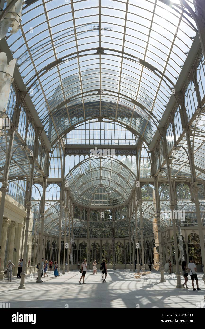 Glass palace hires stock photography and images Alamy