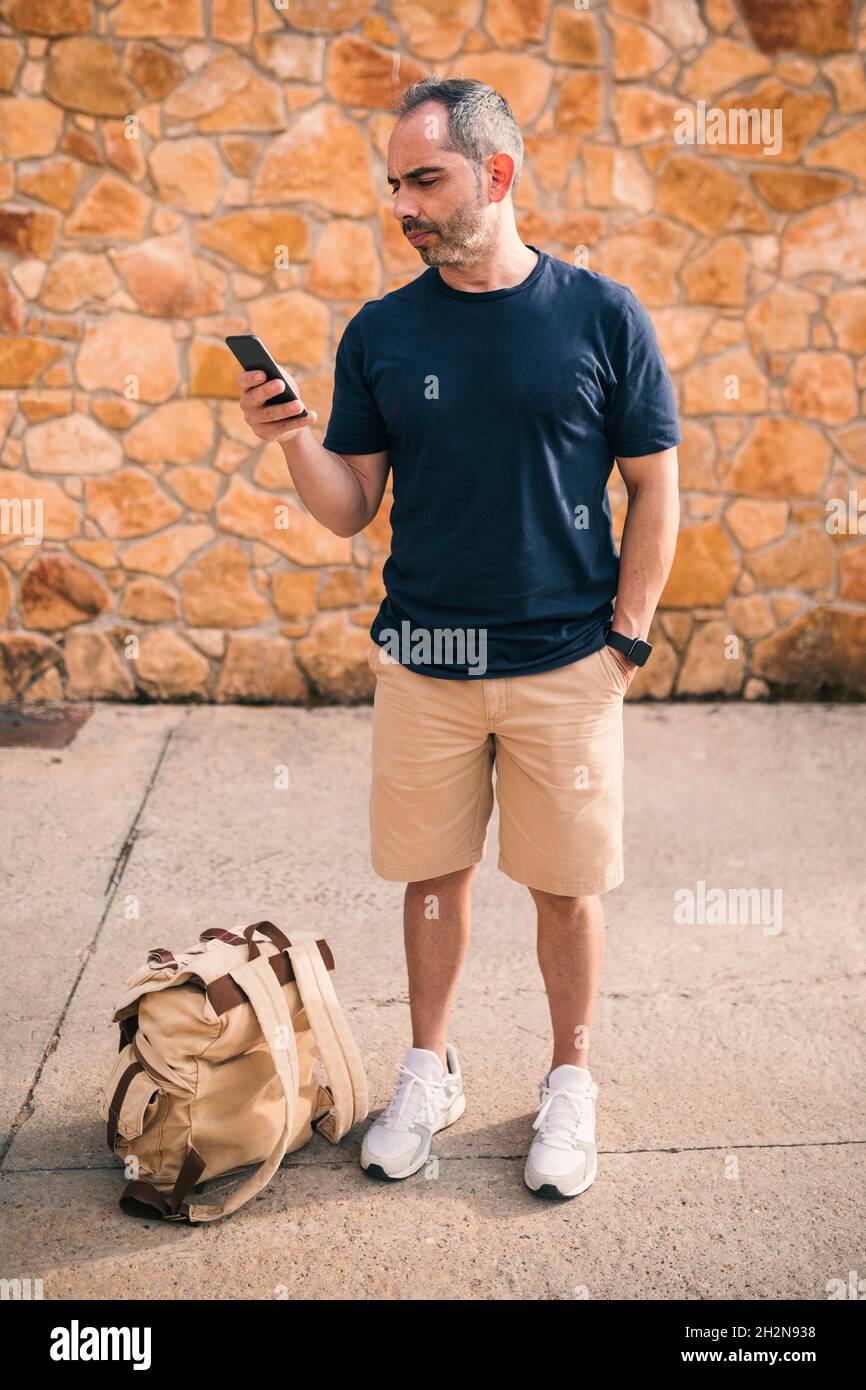 Old man walking away hi-res stock photography and images - Alamy