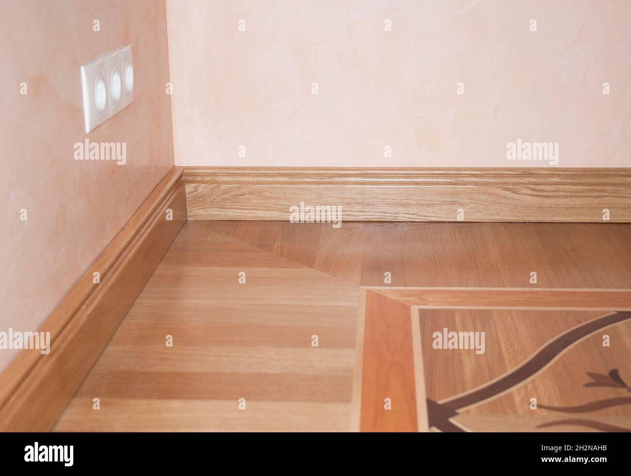 Wood Flooring. Skirting Board Oak Wooden Floor . Flooring with Wooden
