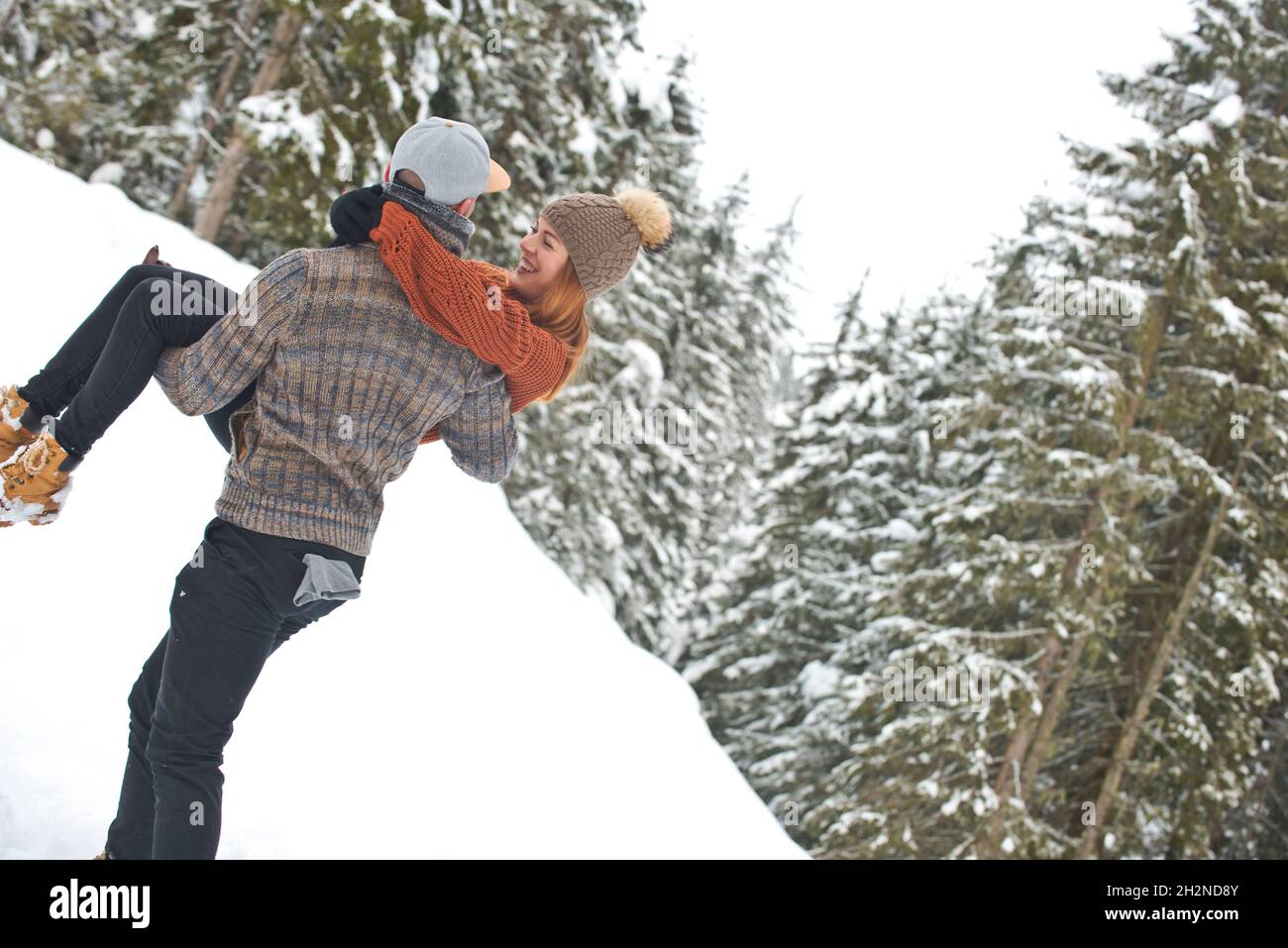 Man carrying woman romantic hi-res stock photography and images - Alamy