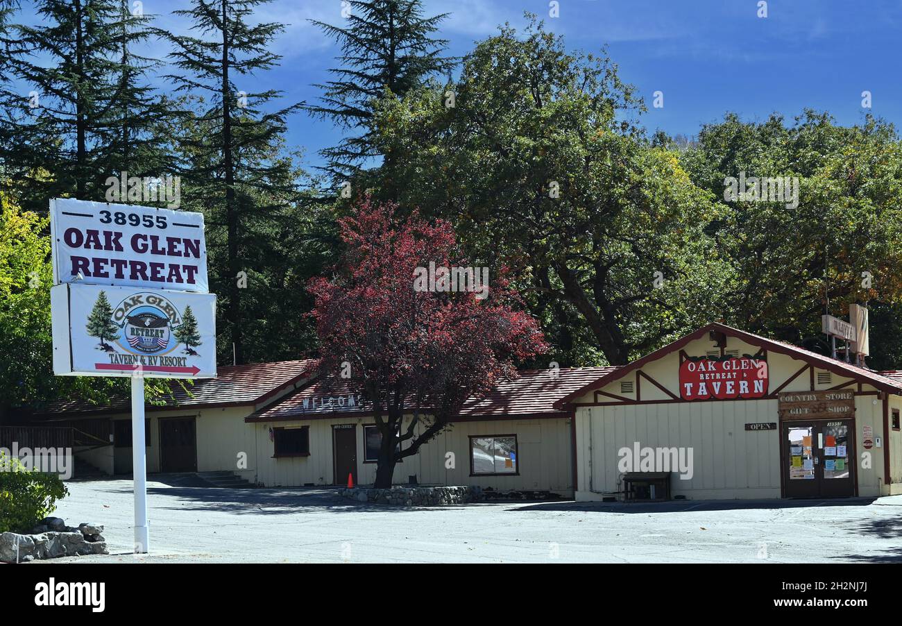 OAK GLEN, CALIFORNIA - 10 OCT 2021: Oak Glen Retreat, Tavern and Restaurant. Stock Photo