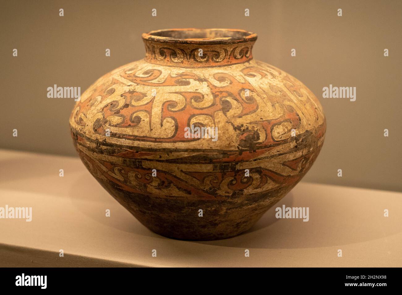 Painted pottery jar,  unearthed from Dadianzi Cemetery in Chifeng, Inner Mongolia, China. Xia or Shang dynasty. Stock Photo