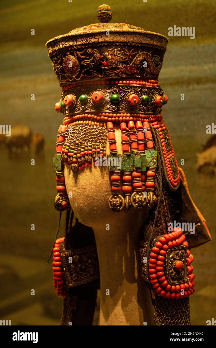 Mongolian women headwear and hat. Qing dynasty(1644-1911). Inner Mongolia Museum Collection Stock Photo
