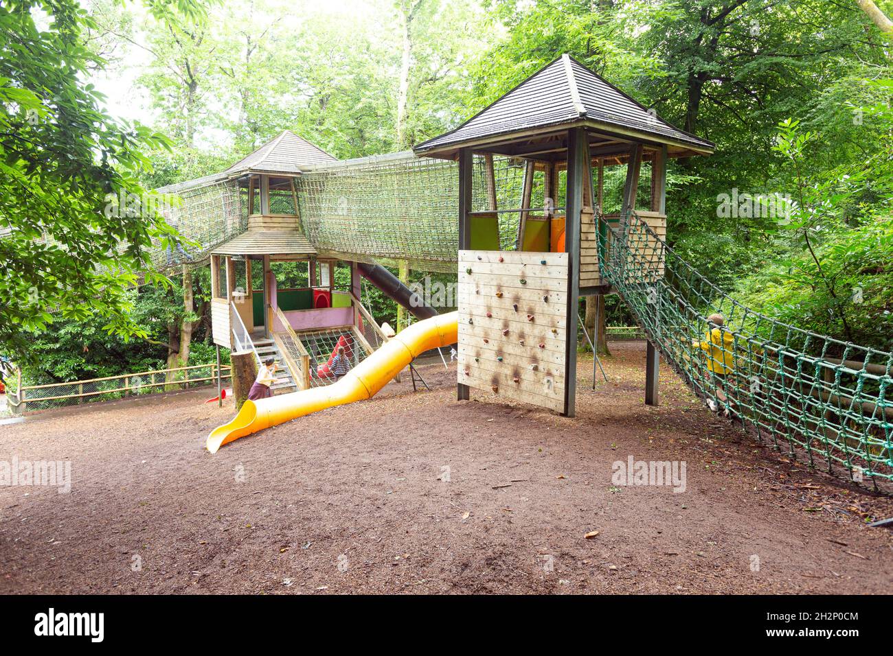 https://c8.alamy.com/comp/2H2P0CM/ninja-zone-woodlands-family-theme-park-totnes-devon-england-united-kingdom-2H2P0CM.jpg