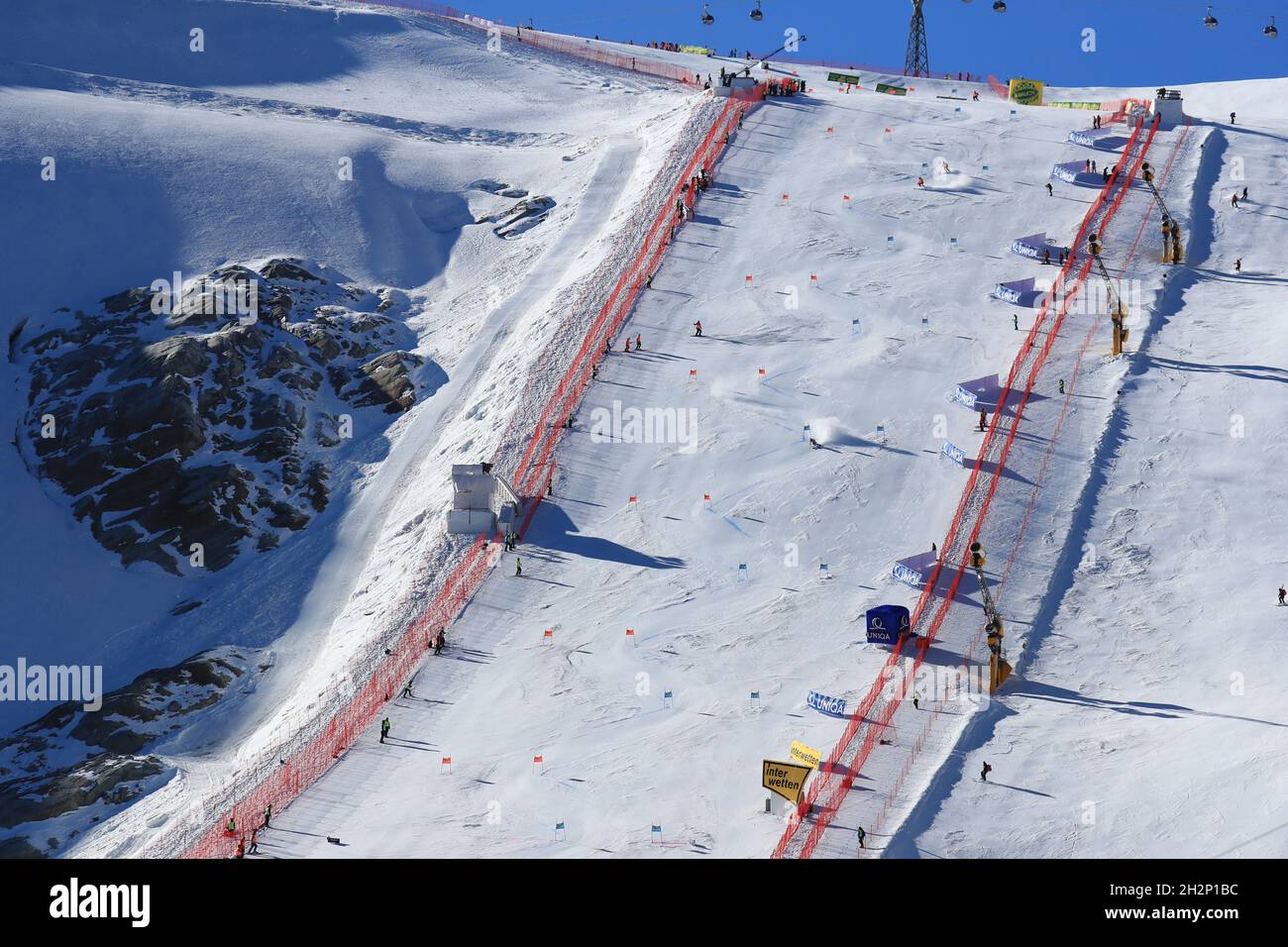 Solden, Austria. 23rd Oct, 2021. Alpine Ski World Cup 2021-2022: 1st Women Giant Slalom opening race as part of the Alpine Ski World Cup in Solden on October 23, 2021; A skier in action on the slope of the glacier (Photo by Pierre Teyssot/ESPA-Images) Credit: European Sports Photo Agency/Alamy Live News Stock Photo