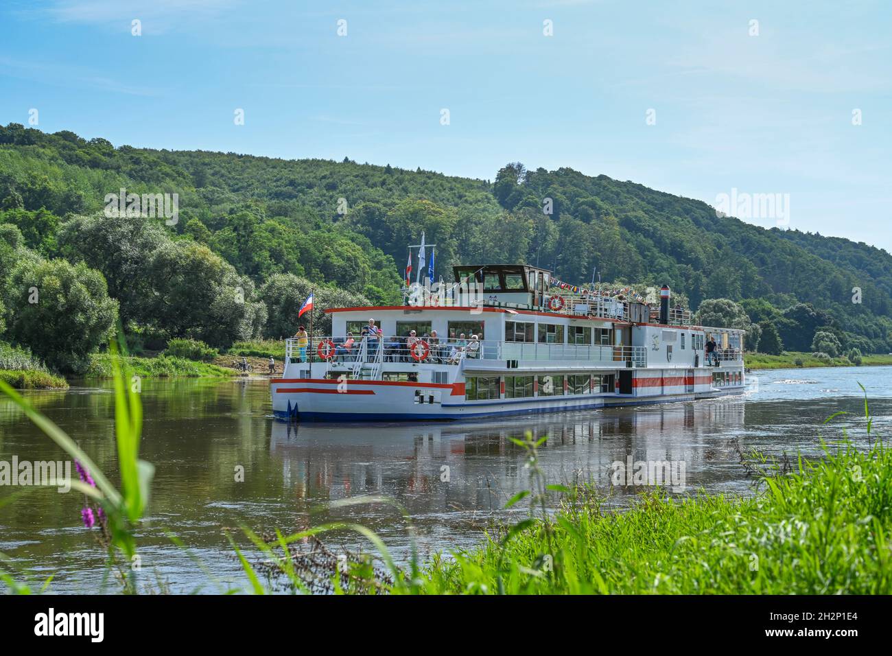 Ausflugsdamper 'Höxter' auf der Weser nahe Beverungen, Nordrhein-Westfalen, Deutschland Stock Photo