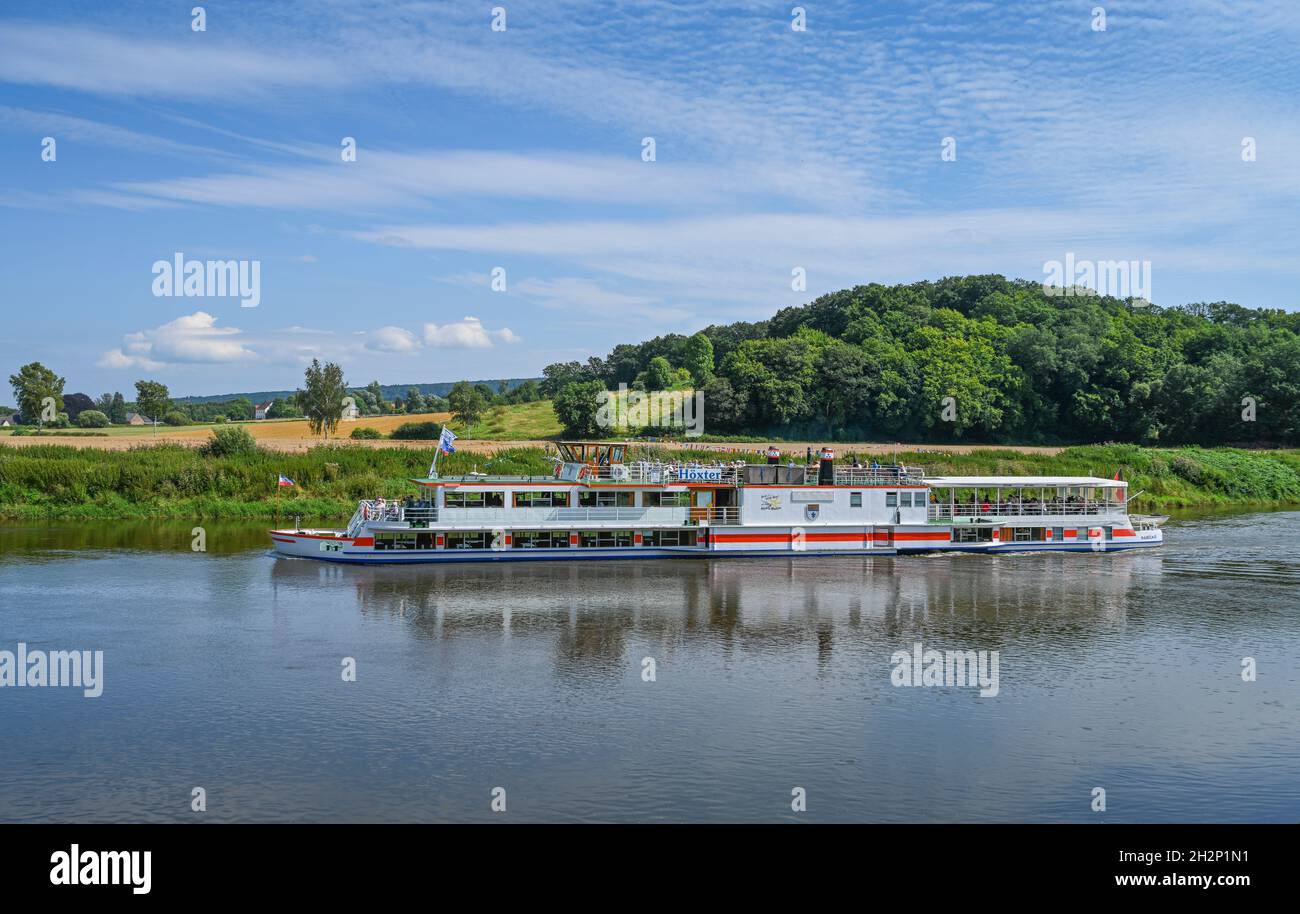 Ausflugsdamper 'Höxter' auf der Weser nahe Beverungen, Nordrhein-Westfalen, Deutschland Stock Photo