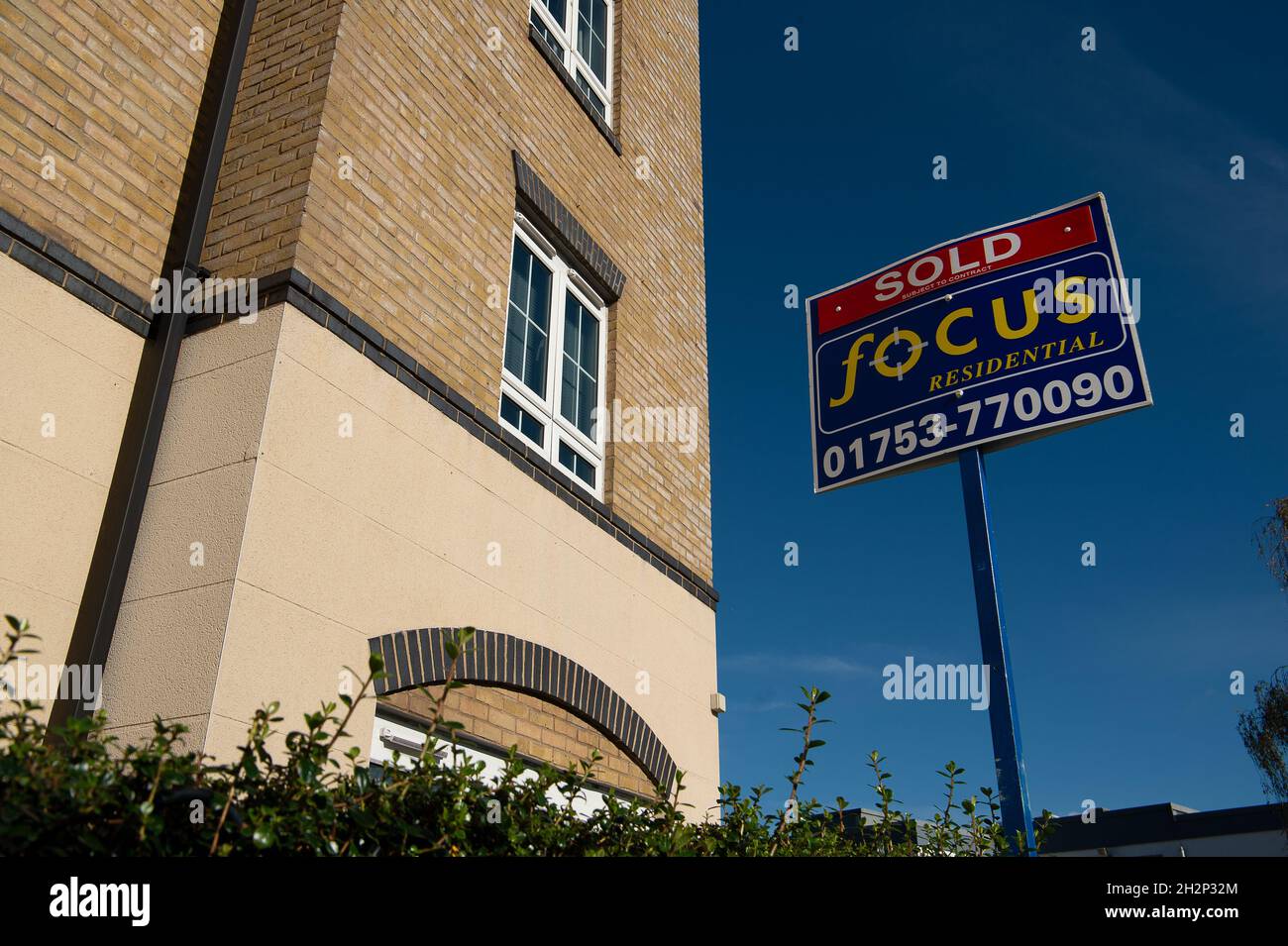 Cippenham, Slough, Berkshire, UK. 21st October, 2021. A Focus sold sign