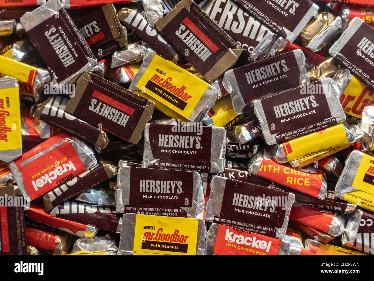 Hershey, Pennsylvania – October 15, 2021: Hershey candy bars displayed at Hershey Chocolate world retail store and tourist Attraction in Hershey, Penn Stock Photo