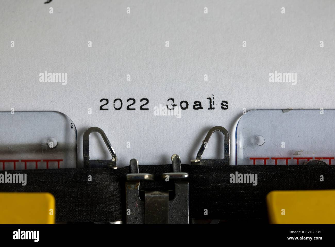2022 Goals written on an old typewriter Stock Photo