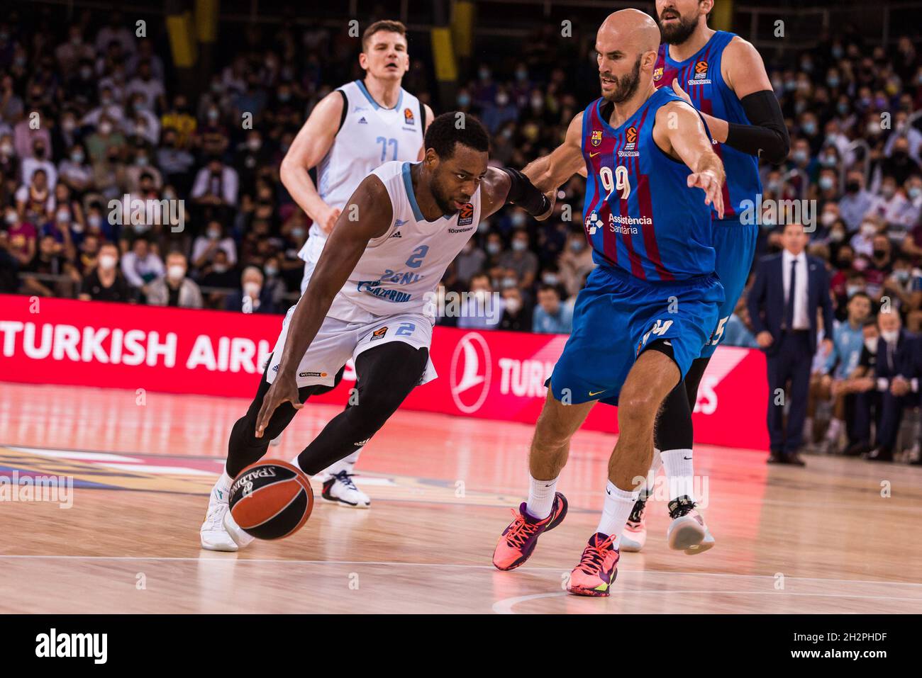 Jordan Loyd of Zenit St Petersburg in action Nick Calathes of FC Barcelona  during the Turkish Airlines EuroLeague basketball match between FC Barcelona  and Zenit St Petersburg on October 22, 2021 at