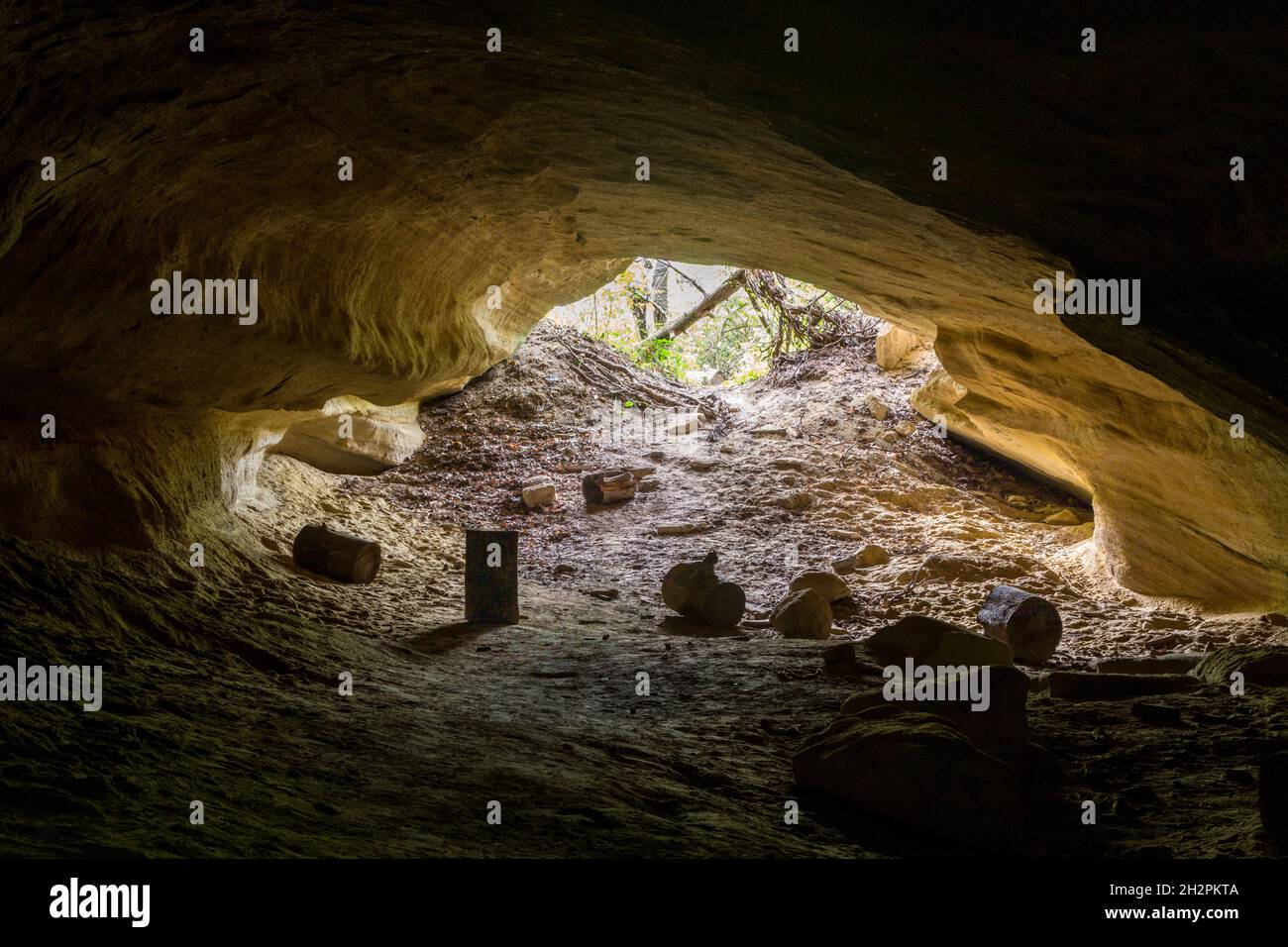 Ferenc-barlang (Ferenc cave) from inside. A small sandstone cave at the border of Hungary-Austria Stock Photo