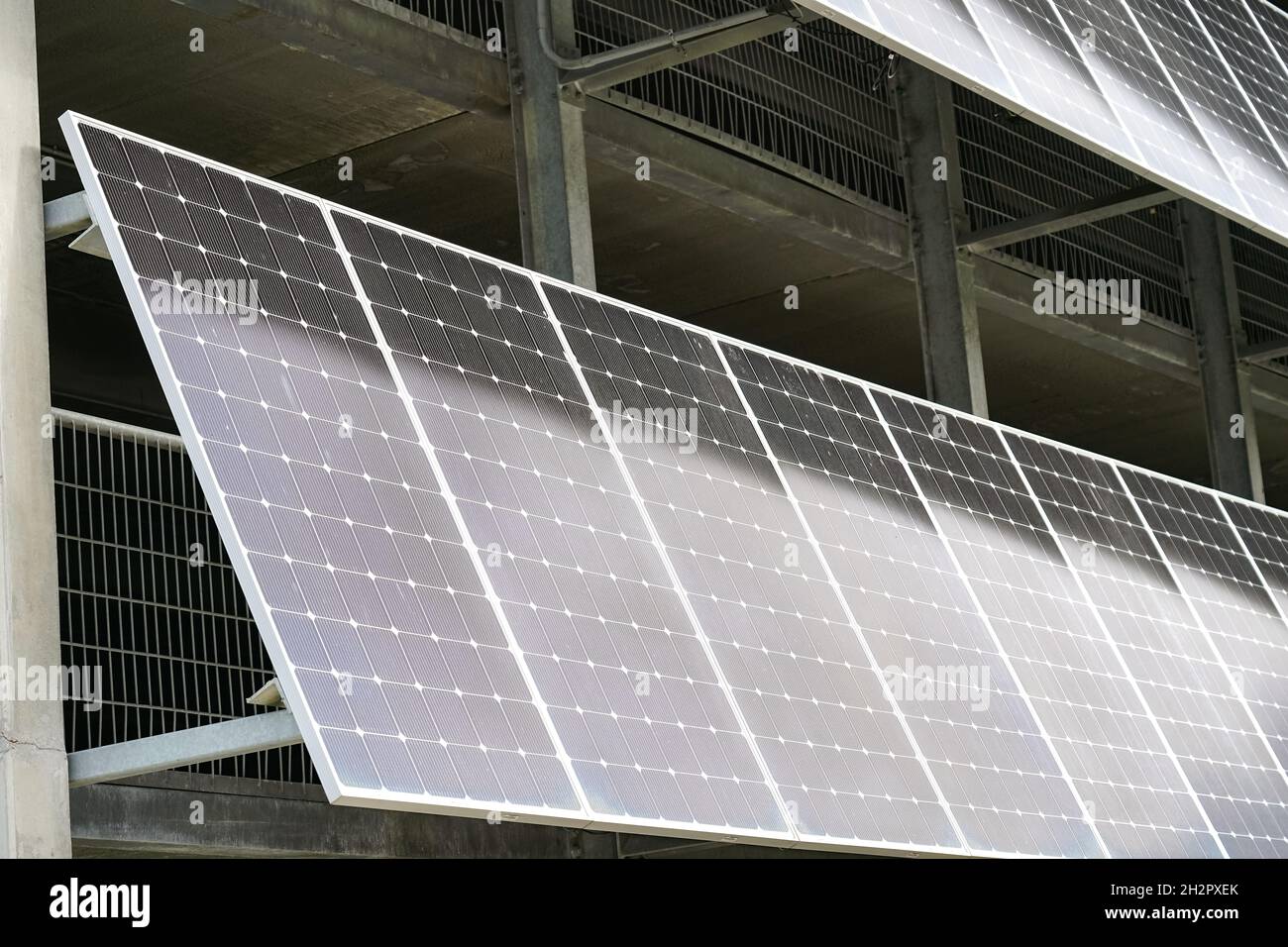 Solar panels garage hi-res stock photography and images - Alamy