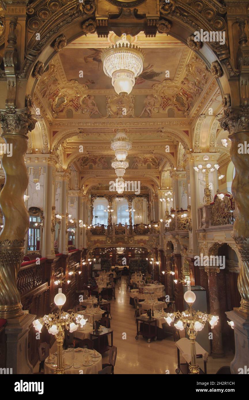 Ungarn, Budapest, New York Café, früher Café Hungária, Erzsébet Körút 9-11, Teil des Hotels New York Palace, erbaut 1891-1895 von Alajos Hauszmann | H Stock Photo