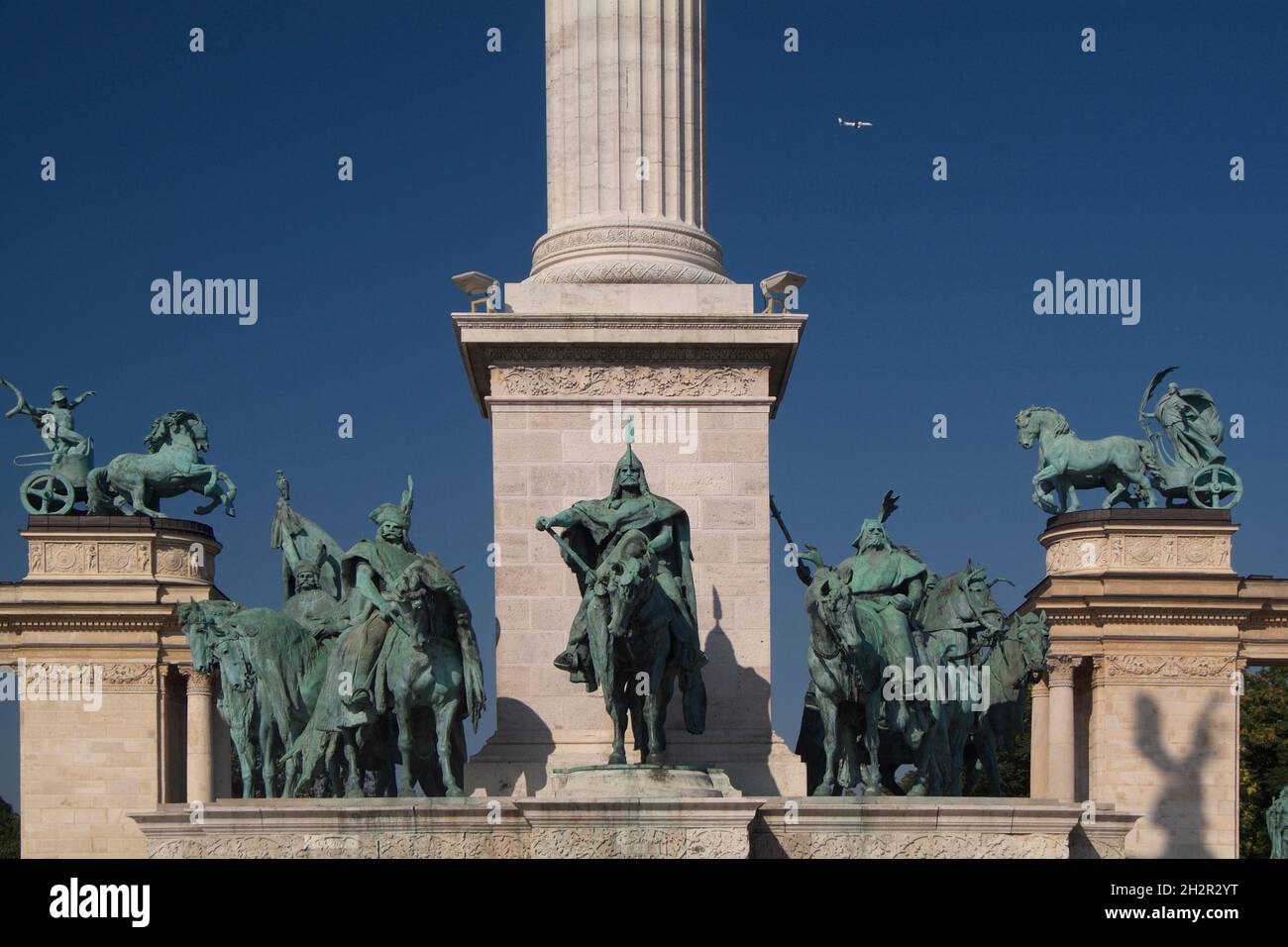 Ungarn, Budapest, Platz der Helden, Hösök tere, Millenniumsdenkmal mit Reiterstatuen des Fürsten Árpád, Millennium emlékmü | Hungary, Budapest, the He Stock Photo