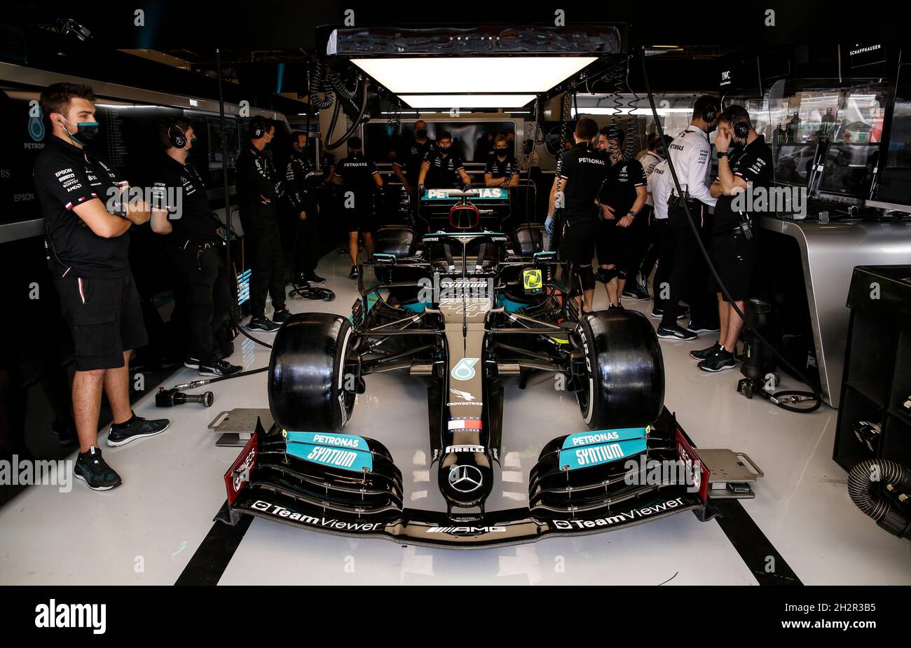 Austin, USA. 23rd Oct, 2021. Mercedes-AMG F1 W12 E Performance, F1 Grand Prix of USA at Circuit of The Americas on October 23, 2021 in Austin, United States of America. (Photo by HOCH ZWEI) Credit: dpa/Alamy Live News Stock Photo