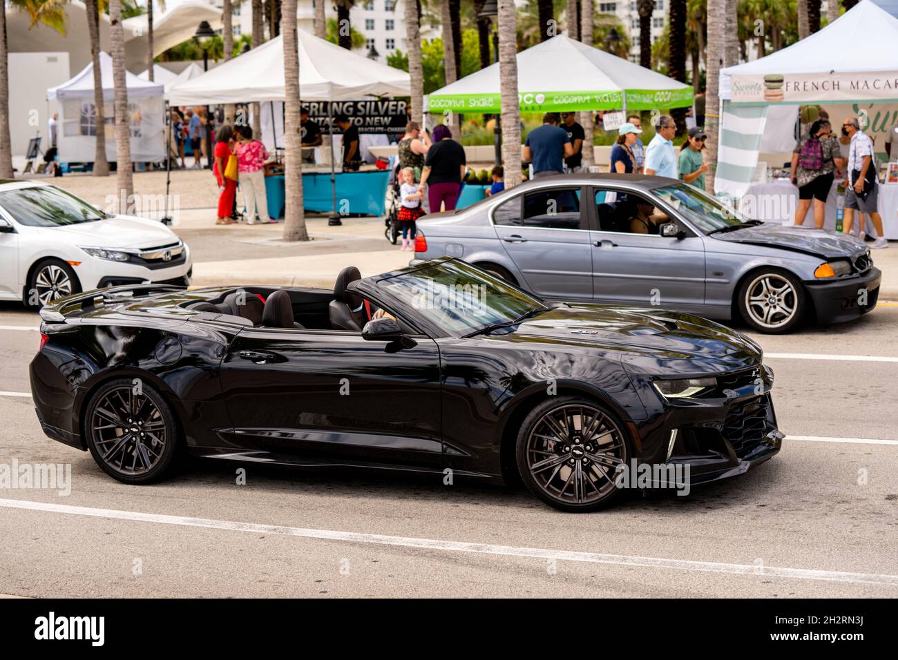 Fort Lauderdale, FL, USA - October 23, 2021: Photo of a new Chevy Camaro  ZL1 black convertible Stock Photo - Alamy