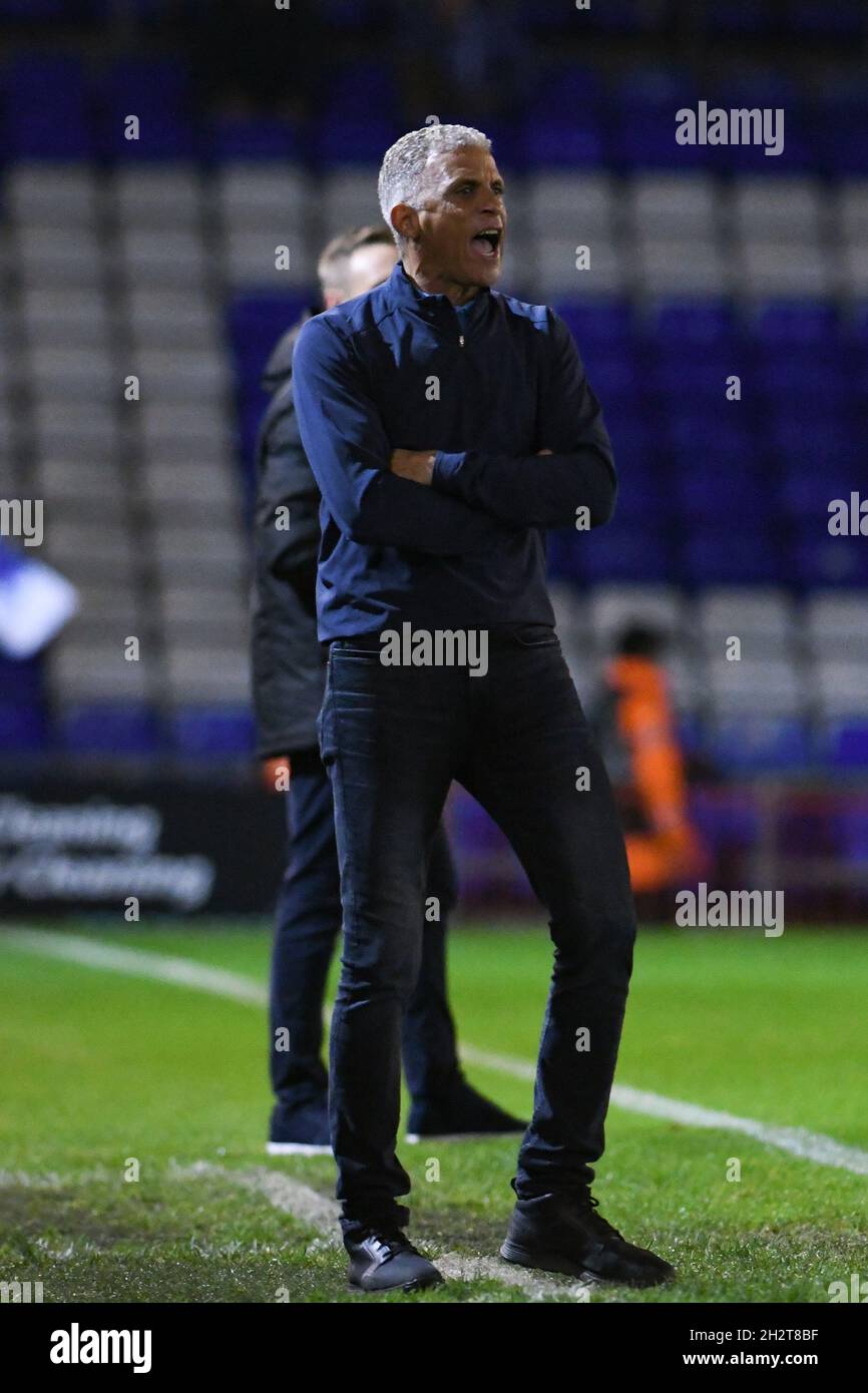 Oldham Athletic manager shouting orders.Picture: Liam Ford/AHPIX LTD, Football, EFL League 2, Oldham Athletic v Walsall FC, Boundary Park, Oldham, UK, Stock Photo