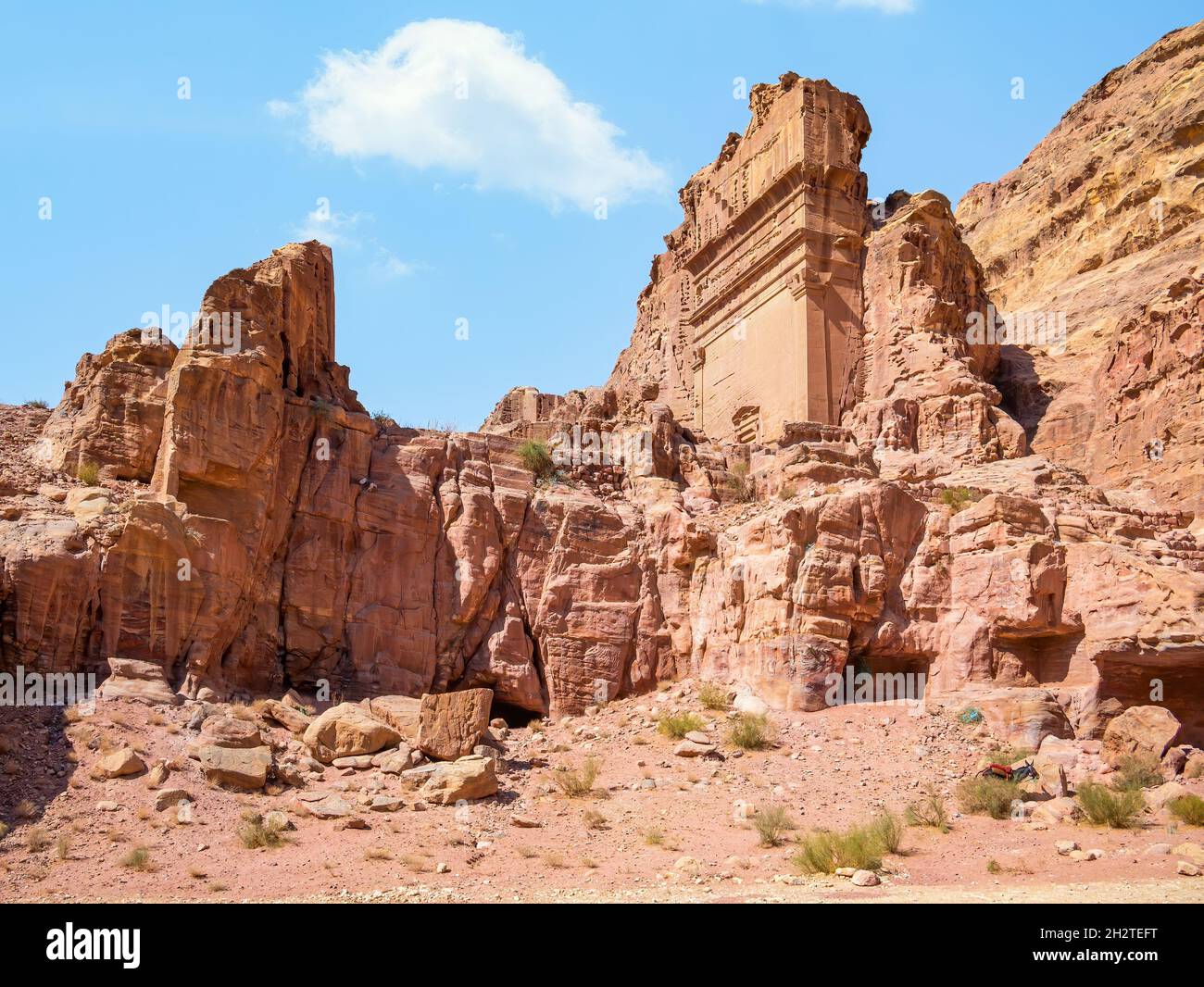 Tomb of 'Unayshu a well preserved tomb carved in red rock in the ancient city of Petra, Jordan Stock Photo