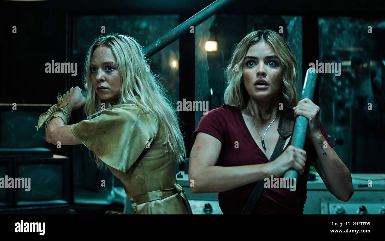 LUCY HALE and PORTIA DOUBLEDAY in FANTASY ISLAND (2020), directed by