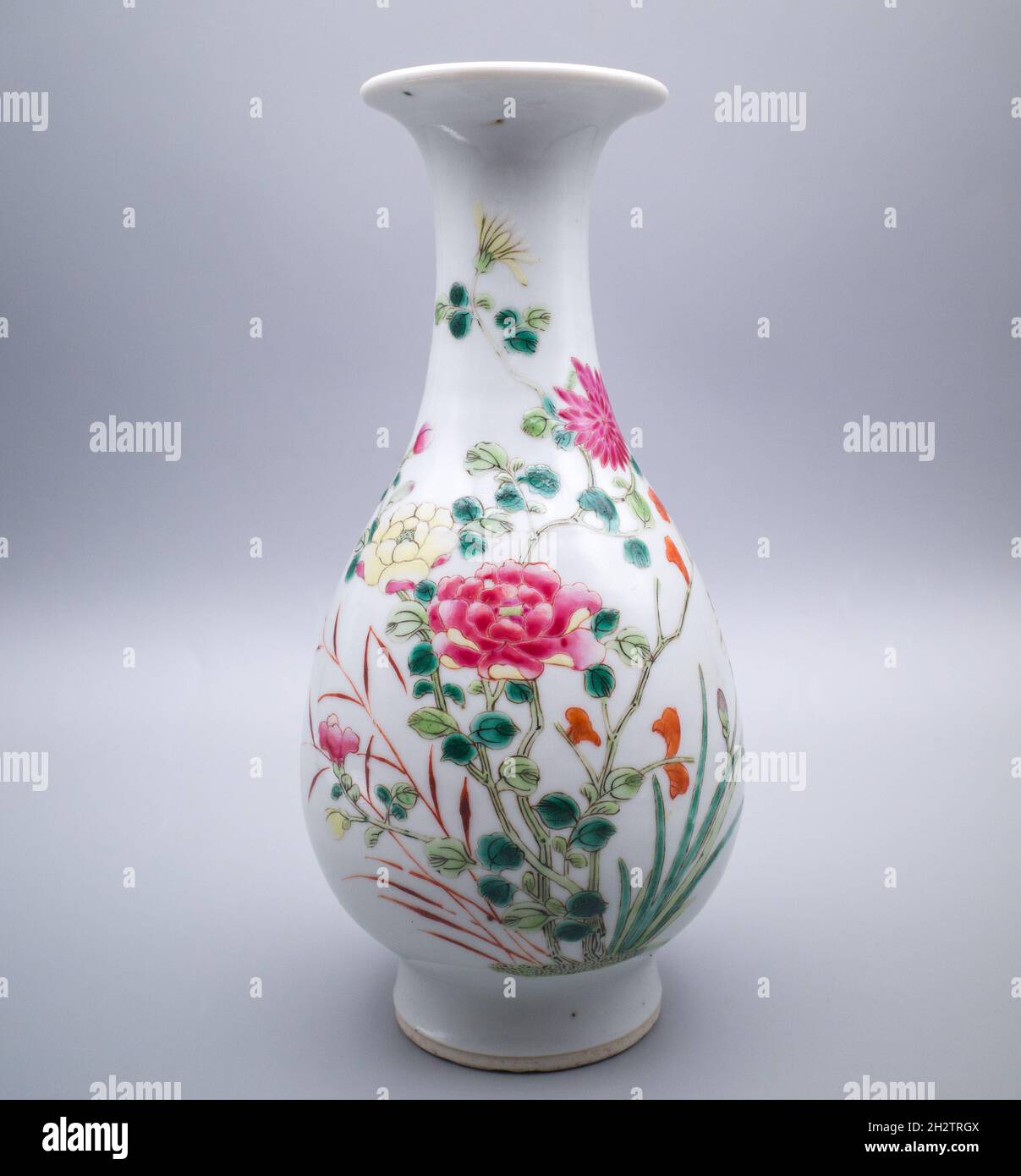 Chinese Famille Rose Porcelain Pear Shaped Vase With Floral Decoration Stock Photo