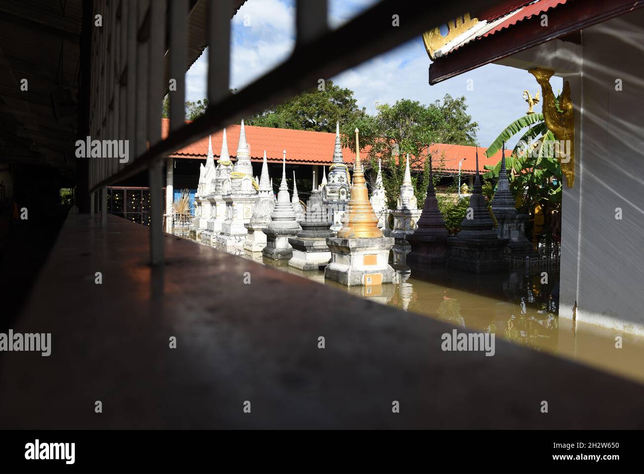 Pathum Thani Thailand 24th Oct 21 Thailand Wat Kai Tia Pathum Thani Province Has Been Flooded For Weeks Because The Area Is Adjacent To The Chao Phraya River On October 24