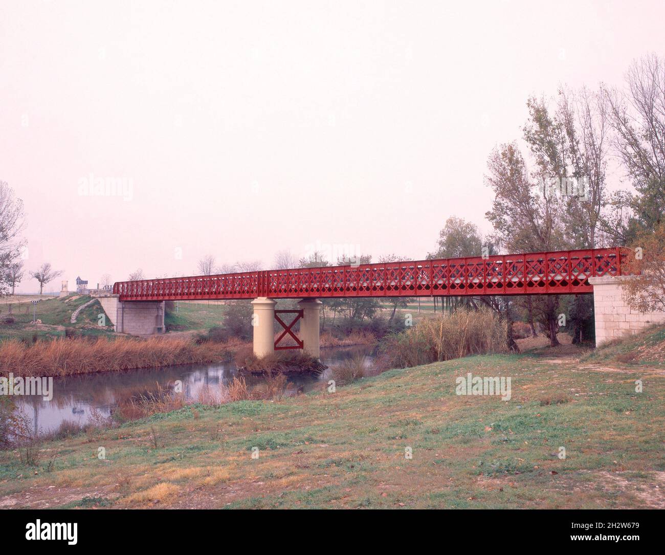 PUENTE SOBRE EL RIO TAJO. Location EXTERIOR. FUENTIDUEÑA DE TAJO