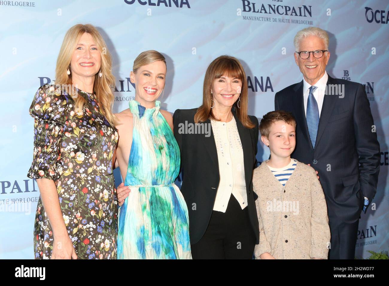 Laura Dern, January Jones, Mary Steenburgen, Guest, Ted Danson at the ...