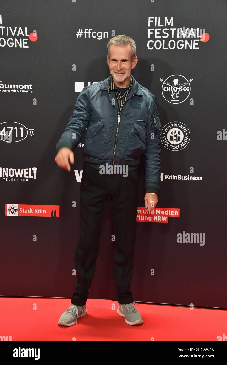 23 October 2021, North Rhine-Westphalia, Cologne: Actor Ulrich Matthes comes to the screening of the film 'Gebortes Weiss' at the Film Festival Cologne. Photo: Horst Galuschka/dpa Stock Photo