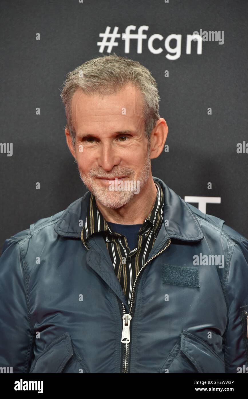 23 October 2021, North Rhine-Westphalia, Cologne: Actor Ulrich Matthes comes to the screening of the film 'Gebortes Weiss' at the Film Festival Cologne. Photo: Horst Galuschka/dpa Stock Photo
