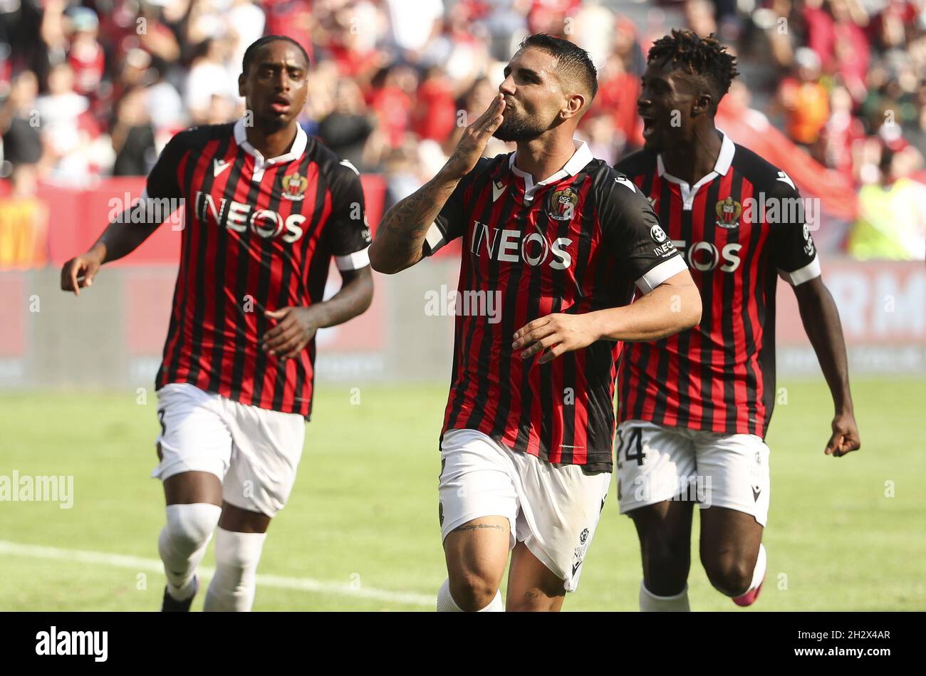 Nice, France - October 24, 2021, Andy Delort of Nice celebrates his goal  with teammates during the French championship Ligue 1 football match  between OGC Nice (OGCN) and Olympique Lyonnais (OL) on