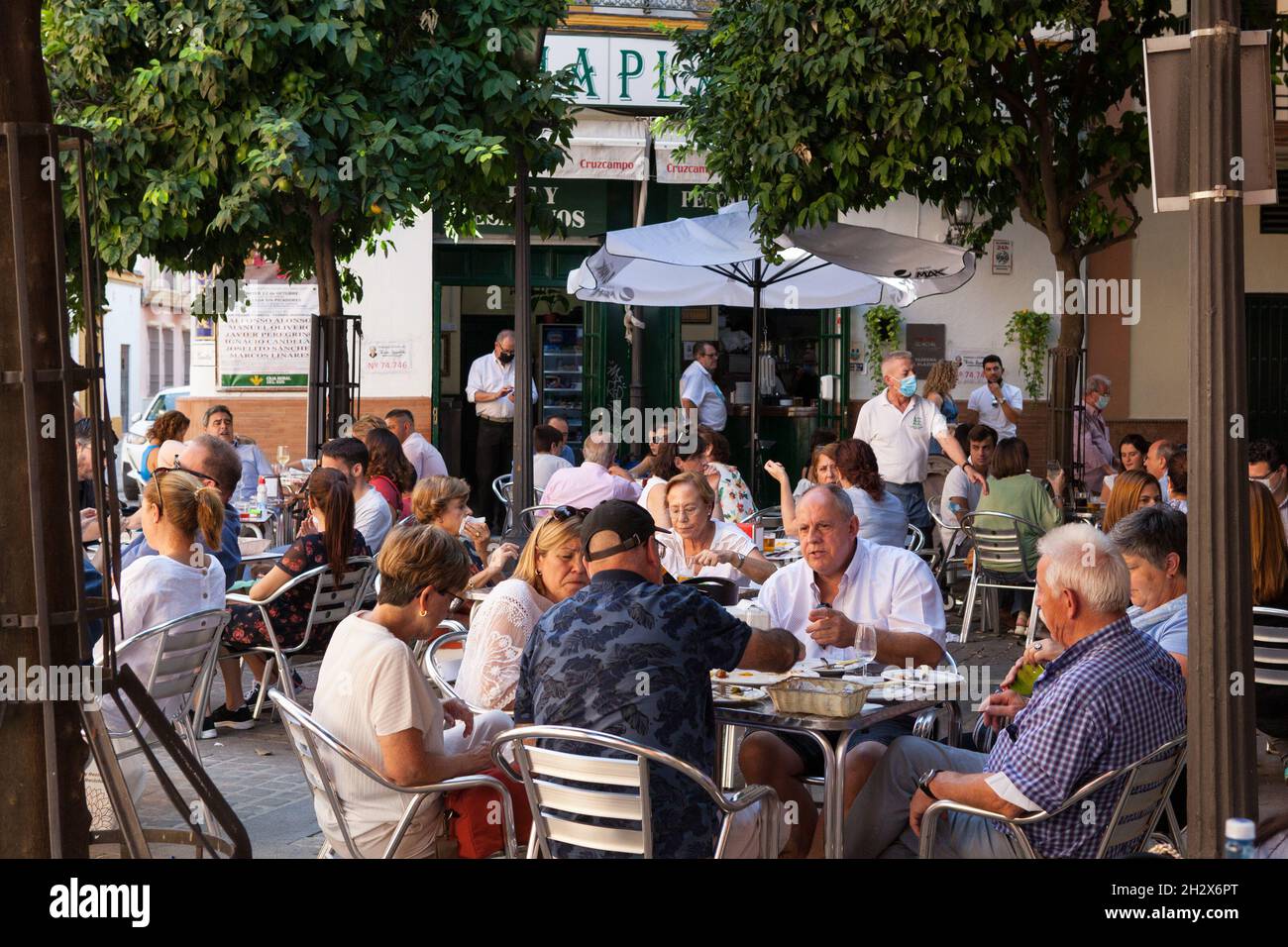 Taberna la Plazuela tapas bar & restaurant in the Triana district of Seville Stock Photo
